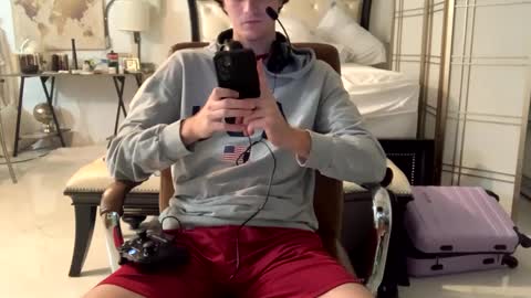 Stepbro online show from February 5, 2025, 5:53 pm