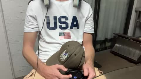 Stepbro online show from March 4, 2025, 11:43 pm