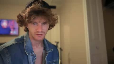 Stepbro online show from September 22, 2025, 11:40 pm