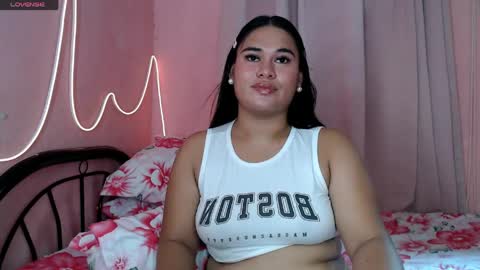 Snapshot of ur_baby_rebbecca chatting on May 6, 2026, 1:14 am SINGLE online show from May 6, 2026, 1:14 am