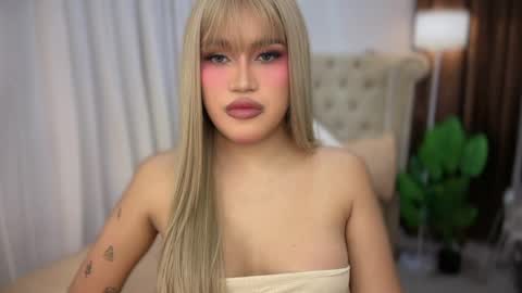 Snapshot of ur_bombshellpatty chatting on June 3, 2026, 4:01 pm ur_bombshellpatty online show from June 3, 2026, 4:01 pm