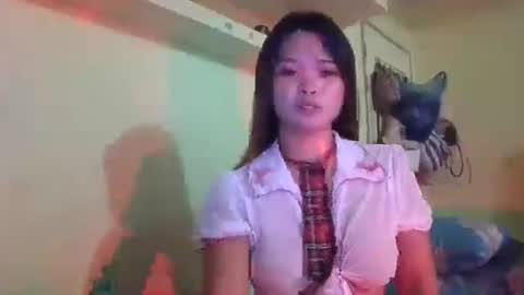 ur_cristal online show from July 19, 2026, 12:42 pm