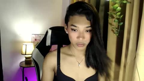 ur_dazzlingmorenaxx online show from October 3, 2025, 4:31 am