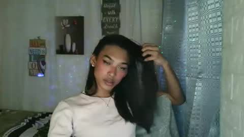 ur_dazzlingmorenaxx online show from January 7, 2026, 4:59 am