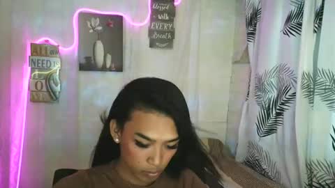 ur_dazzlingmorenaxx online show from April 28, 2026, 2:27 am