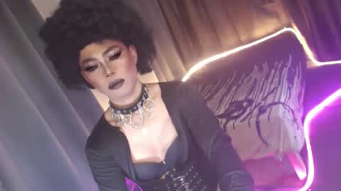 Snapshot of ur_dominatrix chatting on November 28, 2025, 2:36 am MISS ANNA online show from November 28, 2025, 2:36 am