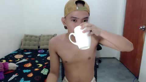 Snapshot of ur_joshuahotnotch chatting on June 7, 2026, 10:57 pm ur_joshuahotnotch online show from June 7, 2026, 10:57 pm