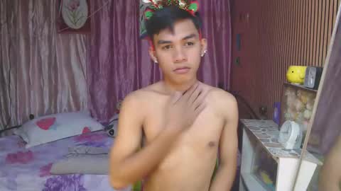 ur_shan21 online show from December 15, 2025, 2:05 am