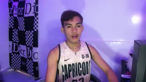 ur_shan21 online show from May 25, 2026, 4:40 am