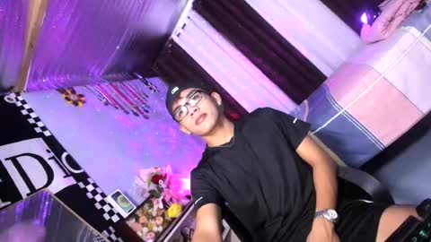 ur_shan21 online show from June 27, 2026, 6:35 pm