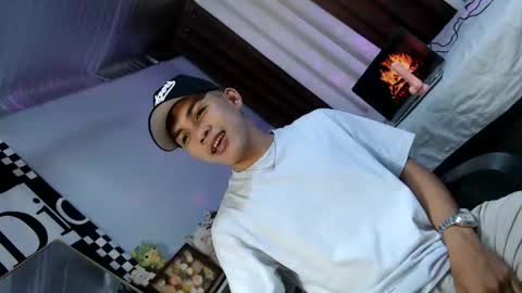 ur_shan21 online show from July 6, 2026, 7:27 pm