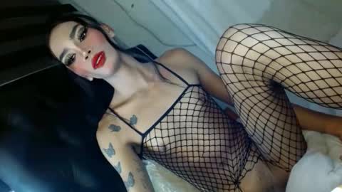 Snapshot of ur_tsemma chatting on October 31, 2025, 5:30 am emma online show from October 31, 2025, 5:30 am