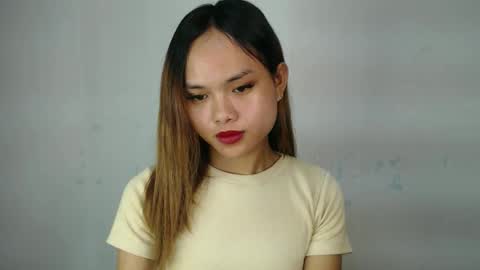 Snapshot of urasian_crisa chatting on May 27, 2026, 9:28 am urasian_crisa online show from May 27, 2026, 9:28 am