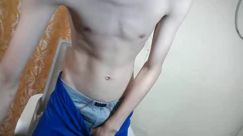 urasian_femboyxxx online show from April 6, 2026, 5:52 am