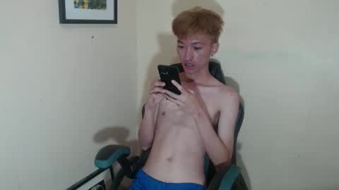 urasian_femboyxxx online show from April 6, 2026, 6:20 pm