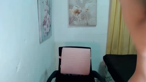 Snapshot of urasian_john20 chatting on November 20, 2025, 8:47 am urasian_john20 online show from November 20, 2025, 8:47 am