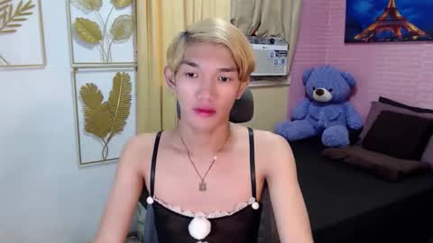 urasian_john20 online show from May 7, 2026, 1:22 am