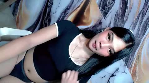 urasian_latinaxxx online show from June 6, 2026, 5:39 pm