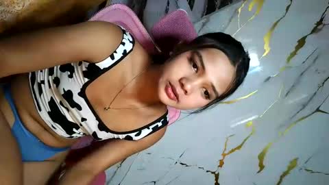 urasian_latinaxxx online show from June 11, 2026, 2:53 am