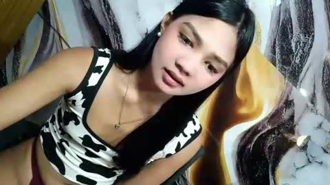 urasian_latinaxxx online show from July 5, 2026, 1:01 am