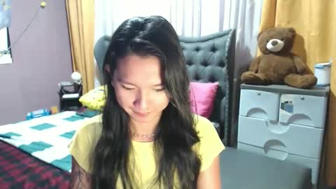 NEWRA  ALLISON online show from April 20, 2026, 1:30 am