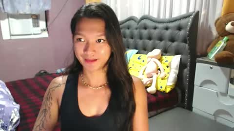 NEWRA  ALLISON online show from April 23, 2026, 12:12 am