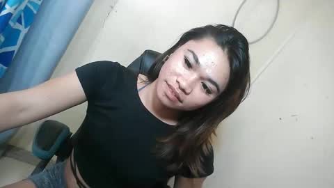 Snapshot of urasian_pinayxxx chatting on May 4, 2026, 12:50 am Alvie online show from May 4, 2026, 12:50 am