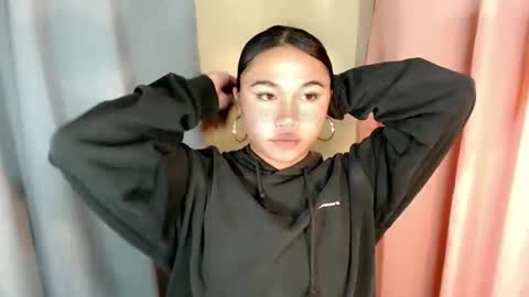 Snapshot of urasian_pinayxxx chatting on May 5, 2026, 12:02 pm Alvie online show from May 5, 2026, 12:02 pm