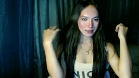 Snapshot of urasiansexbombgirlxxx chatting on June 23, 2026, 10:57 am Elizabeth online show from June 23, 2026, 10:57 am