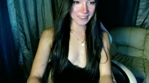 Snapshot of urasiansexbombgirlxxx chatting on July 1, 2026, 11:48 pm Elizabeth online show from July 1, 2026, 11:48 pm
