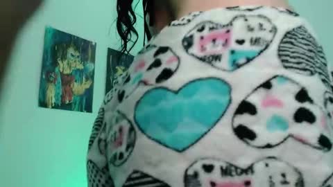 Danielle  online show from February 5, 2025, 2:48 pm