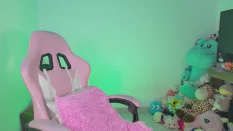 Snapshot of urbaby6irl chatting on July 8, 2026, 10:20 am Danielle online show from July 8, 2026, 10:20 am