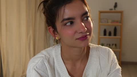 Linda Restrepo online show from December 8, 2024, 12:07 am