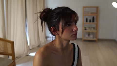 Linda Restrepo online show from January 6, 2025, 7:56 pm