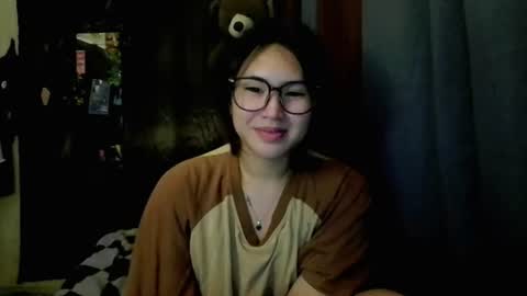 Snapshot of urcuteyuri_xoxo chatting on July 7, 2026, 5:39 pm sweet yuri online show from July 7, 2026, 5:39 pm
