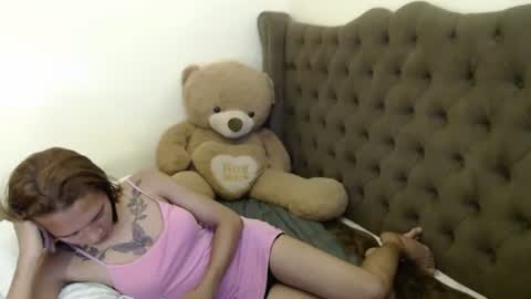 Sweetacyl online show from June 21, 2026, 1:03 pm