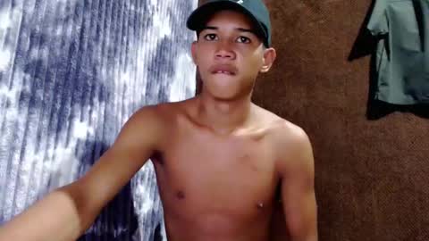 Snapshot of urdreamboy_clarin chatting on May 7, 2026, 12:05 am urdreamboy_clarin online show from May 7, 2026, 12:05 am