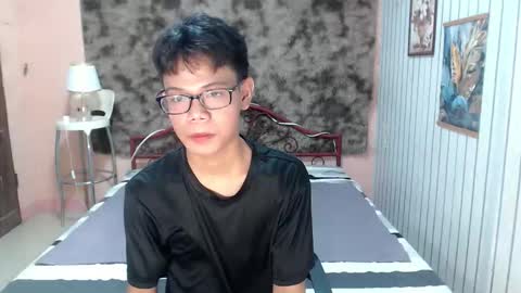 Snapshot of urdreamboy_doms chatting on May 3, 2026, 5:57 am urdreamboy_doms online show from May 3, 2026, 5:57 am