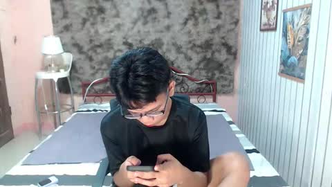 Snapshot of urdreamboy_doms chatting on May 4, 2026, 4:58 pm urdreamboy_doms online show from May 4, 2026, 4:58 pm