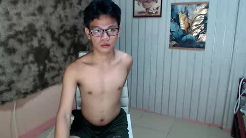 Snapshot of urdreamboy_doms chatting on May 12, 2026, 4:53 am urdreamboy_doms online show from May 12, 2026, 4:53 am