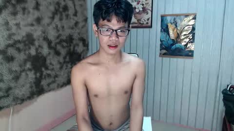 Snapshot of urdreamboy_doms chatting on May 13, 2026, 3:15 am urdreamboy_doms online show from May 13, 2026, 3:15 am