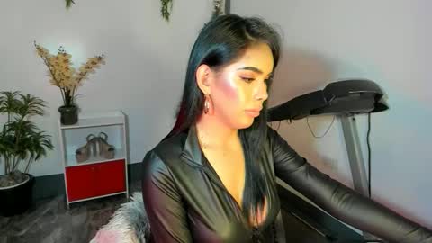 Angela Cullens online show from January 5, 2025, 2:41 pm