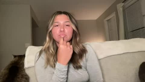 urgirlgracie966 online show from July 19, 2026, 2:37 am