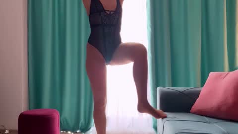 Jenny online show from October 9, 2025, 11:30 am