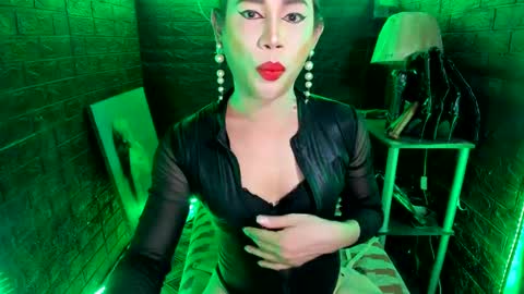 queen norelle online show from February 4, 2025, 5:01 pm