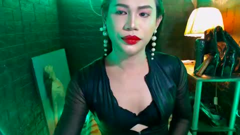 queen norelle online show from February 6, 2025, 12:26 pm