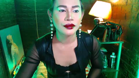 queen norelle online show from March 6, 2025, 9:58 am