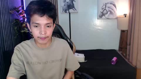 urhot_johny online show from April 14, 2026, 12:00 pm