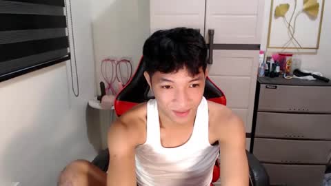 Snapshot of urhotethanxx chatting on May 16, 2026, 12:29 am Ethan online show from May 16, 2026, 12:29 am