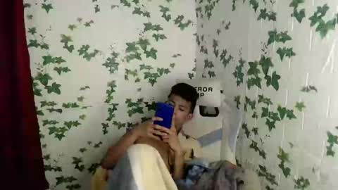 Snapshot of urhotfuckingass chatting on January 27, 2025, 5:14 am richard online show from January 27, 2025, 5:14 am